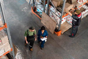 What Is a Manual Lift Table?